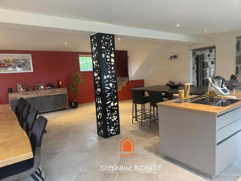 Maison - 171 m² - 6 pièces