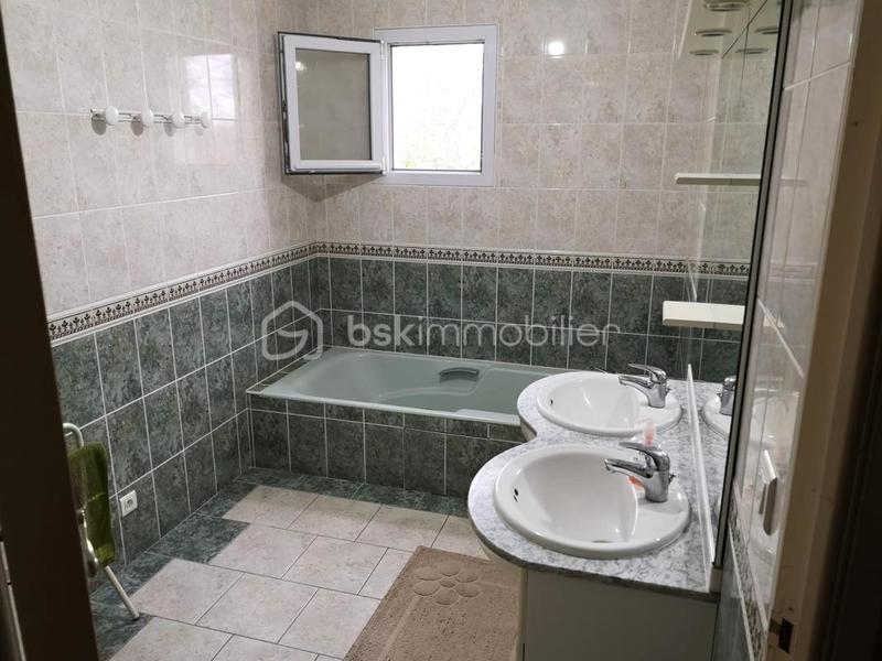 Maison - 183 m² - 8 pièces