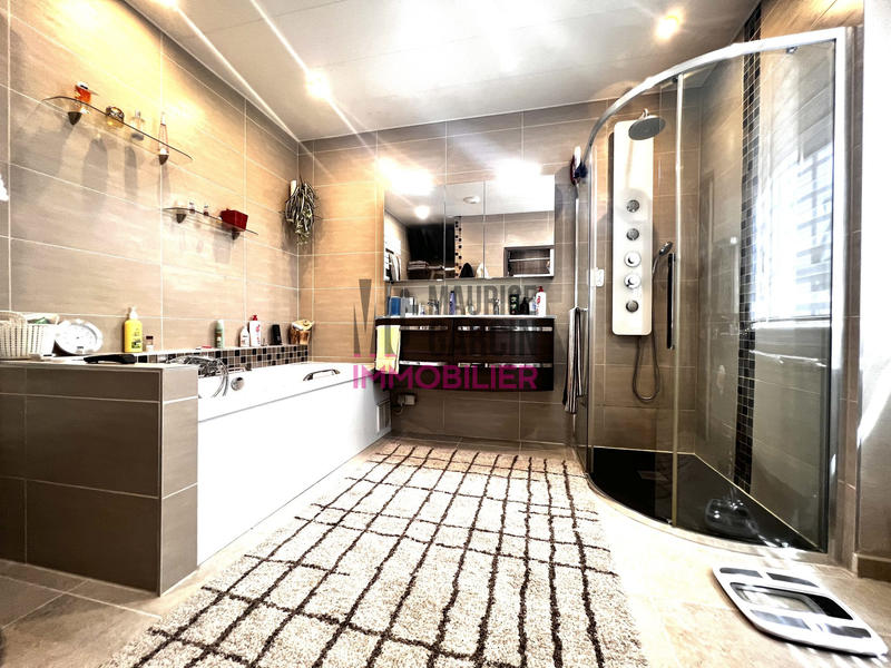 Maison - 143 m² - 5 pièces