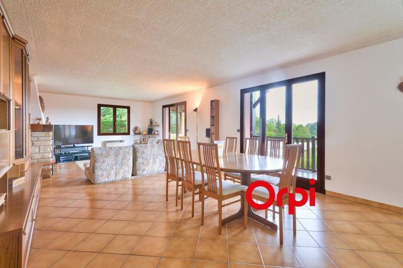 Villa - 237 m² - 5 pièces