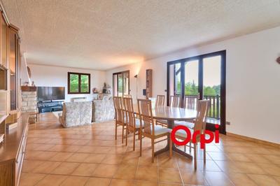 Villa - 237 m² - 5 pièces