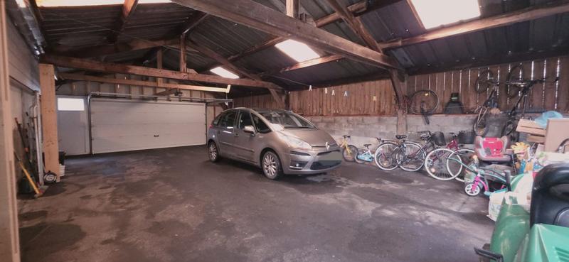 Maison traditionnelle - 120 m² - 8 pièces