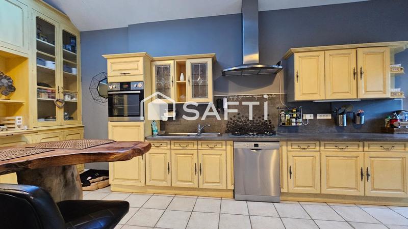 Maison - 227 m² - 8 pièces