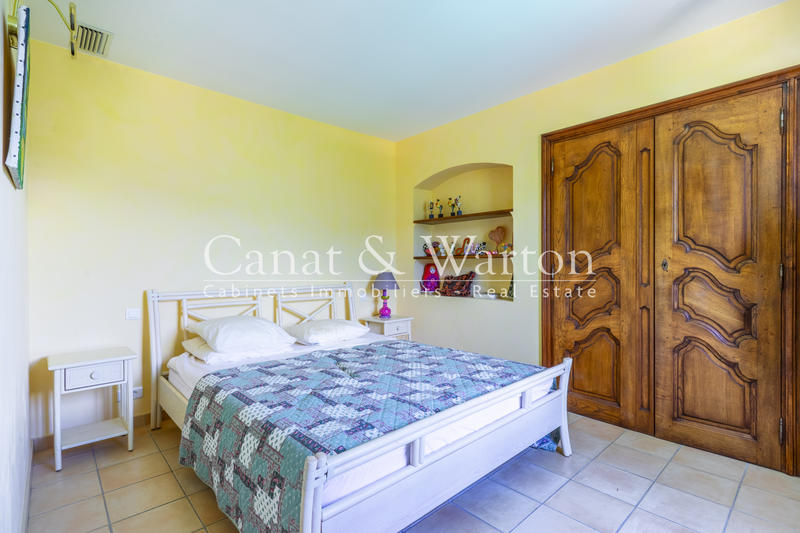 Villa - 200 m² - 5 pièces