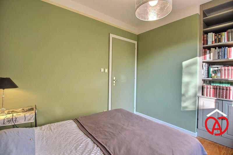 Maison - 216 m² - 8 pièces