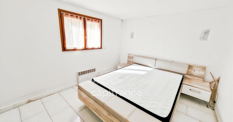 Maison - 299 m² - 11 pièces