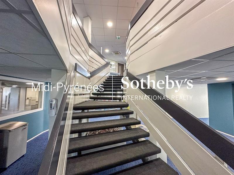 Immeuble - 4 564 m²