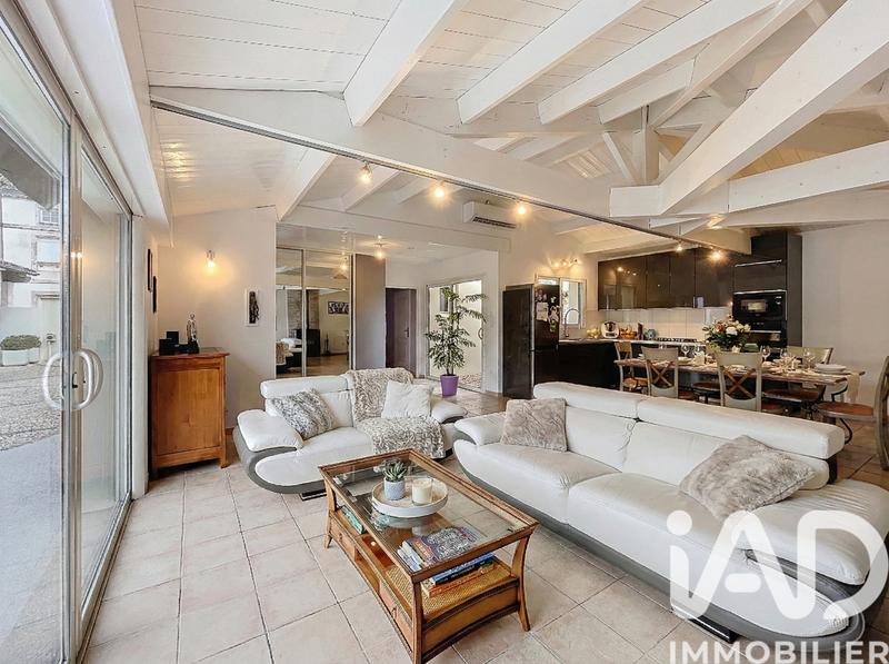 Maison - 212 m² - 8 pièces