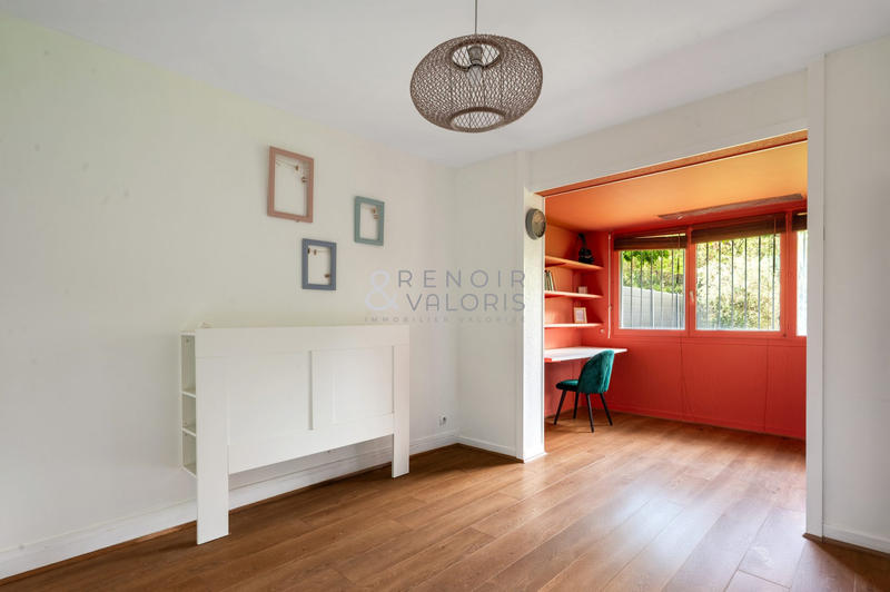 Maison - 168 m² - 9 pièces