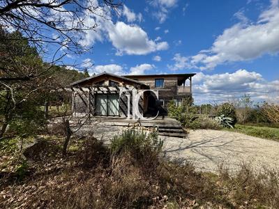 Maison de bois - 136 m² - 5 pièces