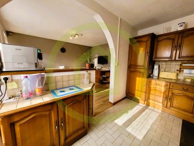 Maison - 275 m² - 8 pièces