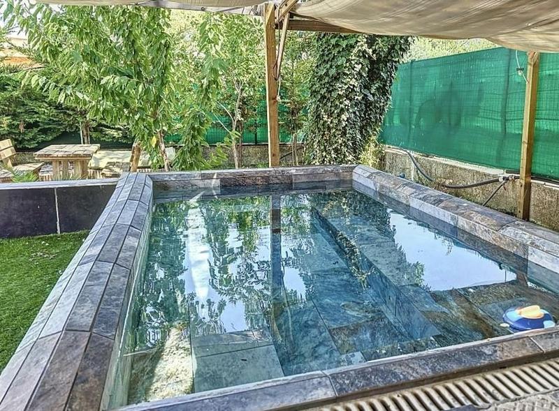 Maison - 254 m² - 7 pièces