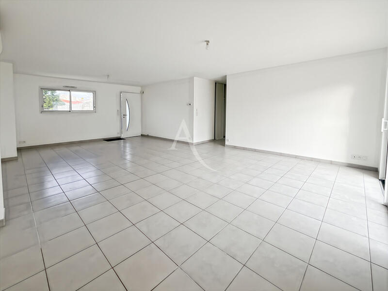 Maison - 93 m² - 4 pièces