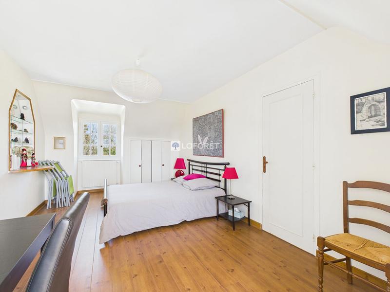 Maison - 186 m² - 8 pièces