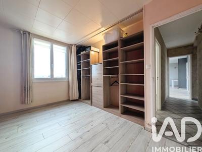 Appartement - 80 m² - 5 pièces