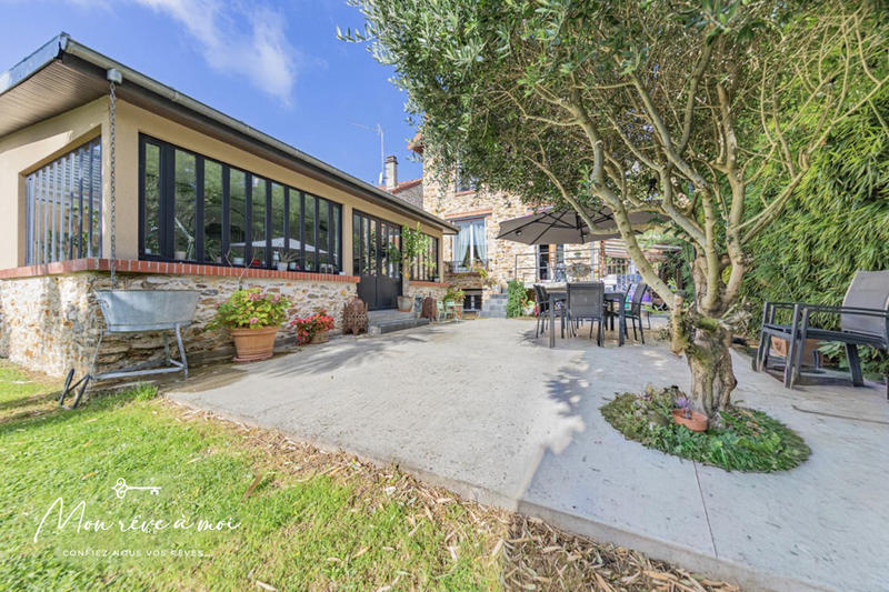 Maison - 143 m² - 6 pièces