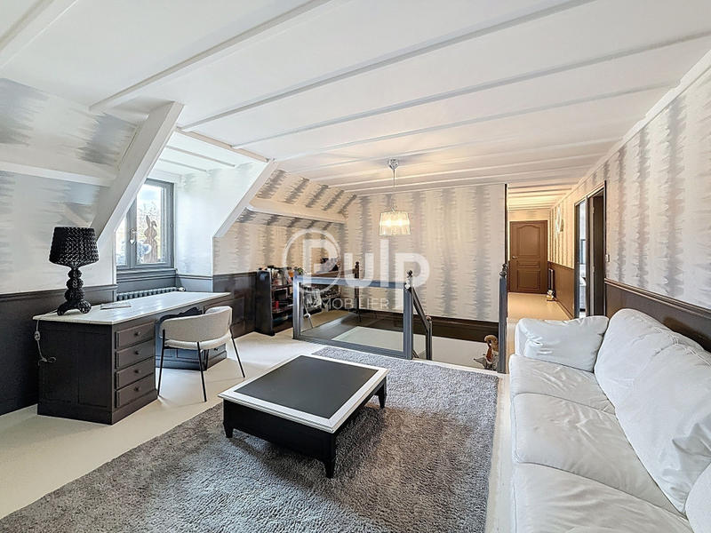 Pavillon - 207 m² - 12 pièces