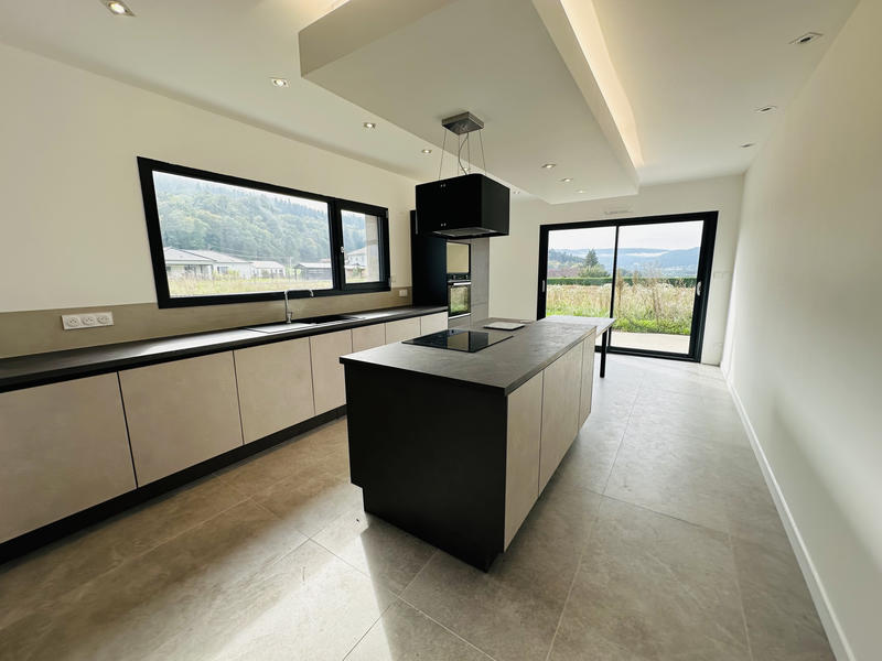 Villa - 146 m² - 6 pièces