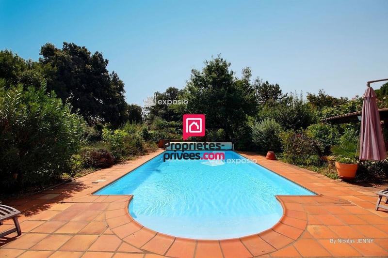 Maison - 227 m² - 6 pièces