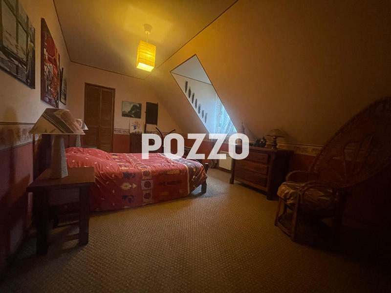 Maison - 218 m² - 7 pièces