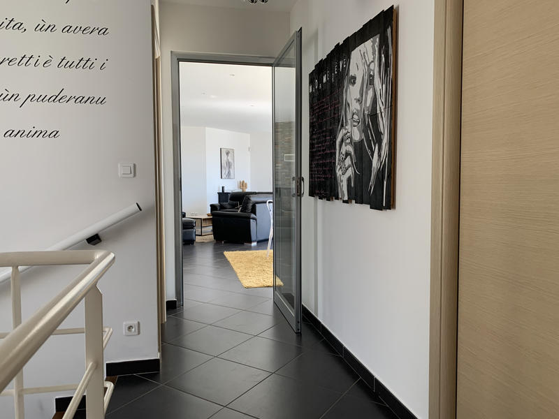 Villa - 185 m² - 6 pièces