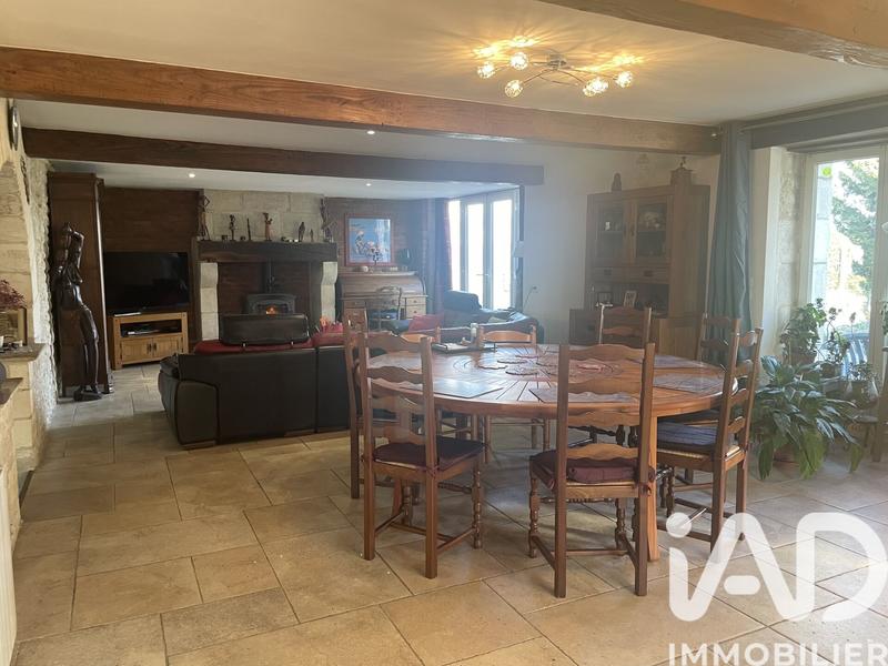 Maison - 205 m² - 7 pièces