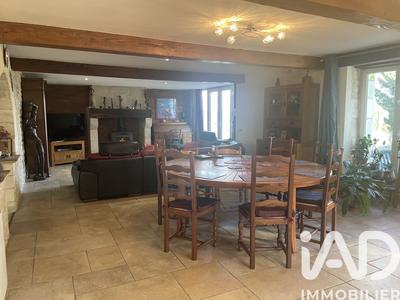 Maison - 205 m² - 7 pièces