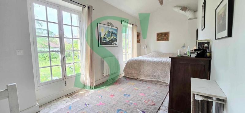 Maison bourgeoise - 200 m² - 8 pièces