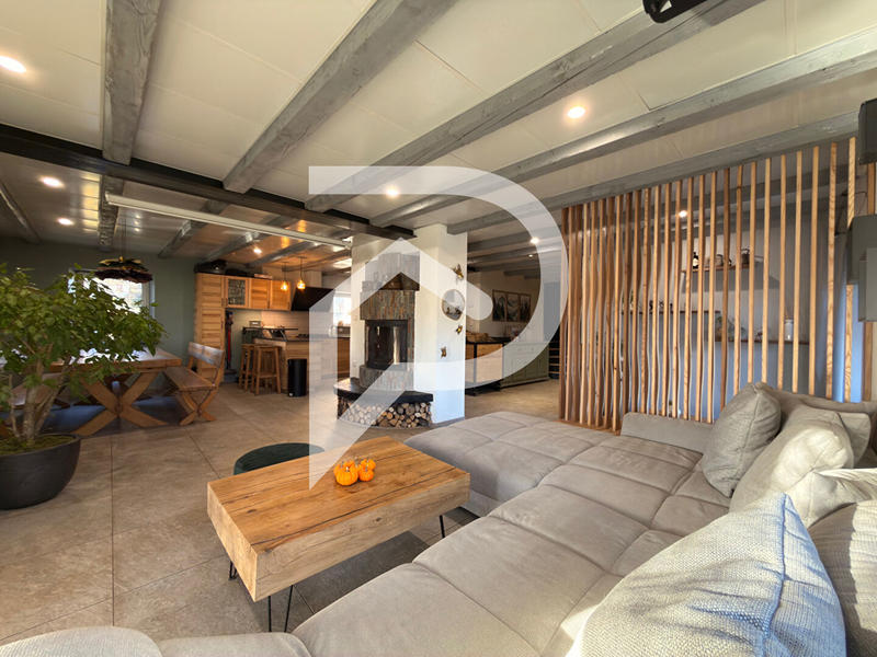 Maison - 166 m² - 8 pièces