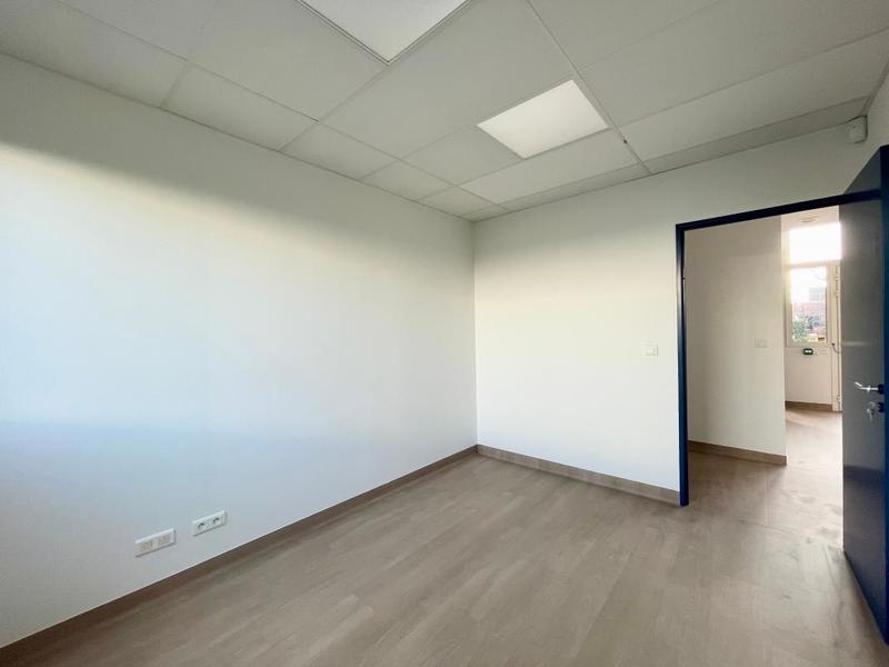 Bureau - 303 m²