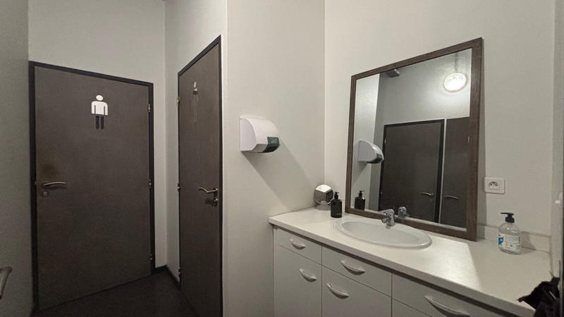 Local commercial - 859 m²