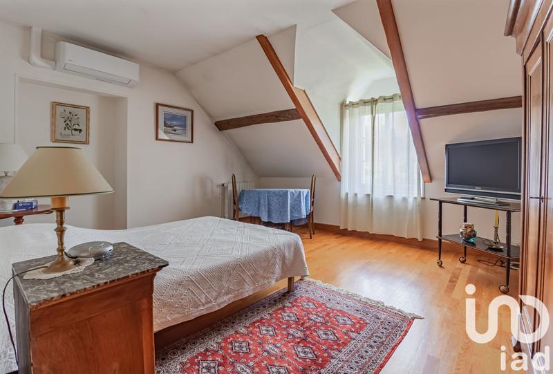 Maison - 230 m² - 7 pièces