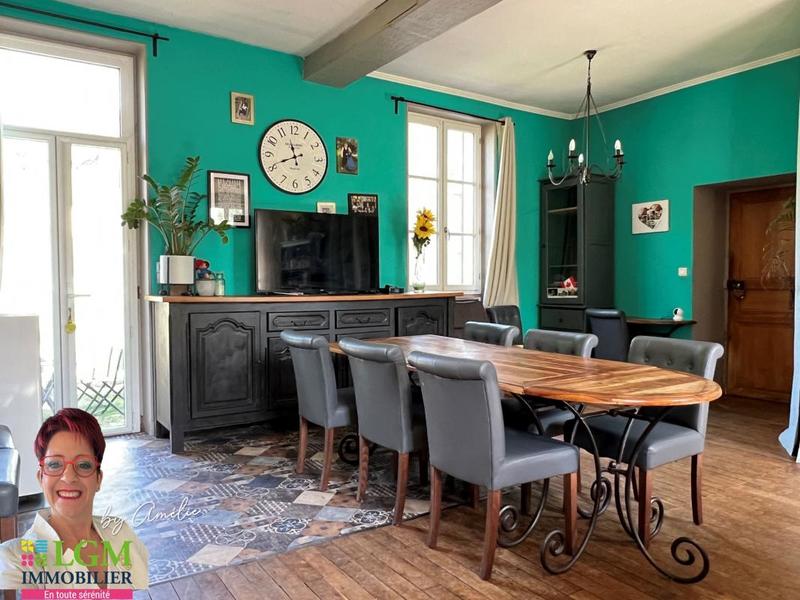 Maison - 230 m² - 6 pièces