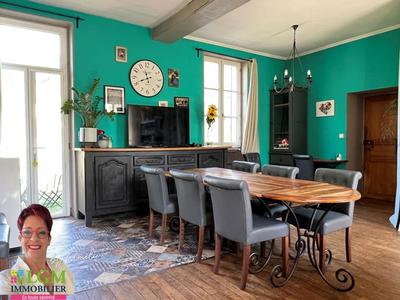 Maison - 230 m² - 6 pièces