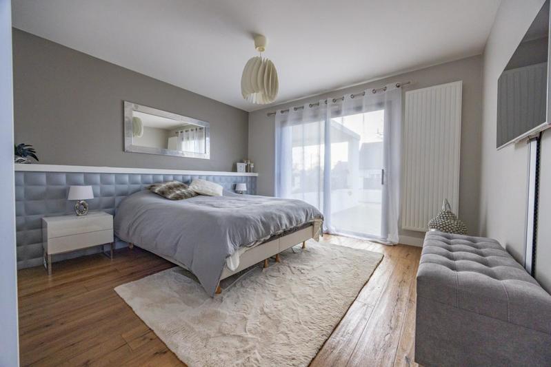 Maison - 250 m² - 8 pièces