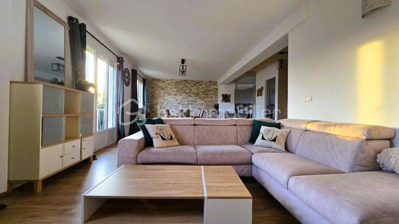 Maison - 140 m² - 8 pièces