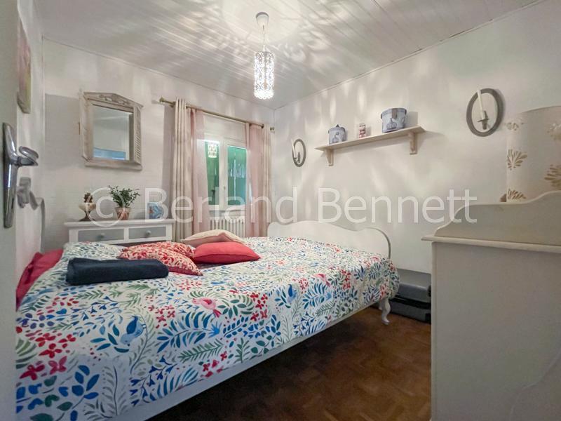 Maison en pierre - 211 m² - 8 pièces