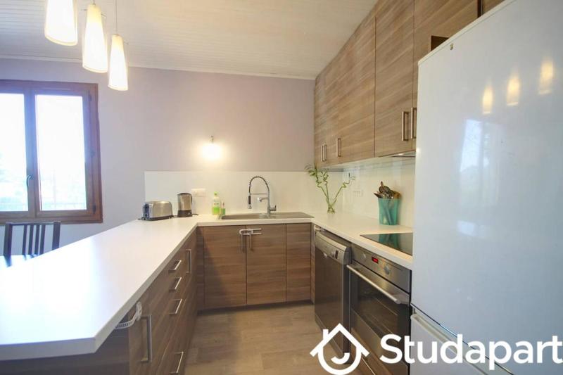 Maison - 90 m² - 5 pièces