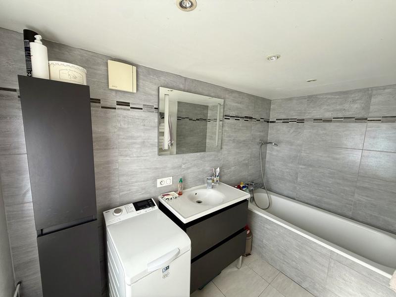 Maison - 96 m² - 5 pièces