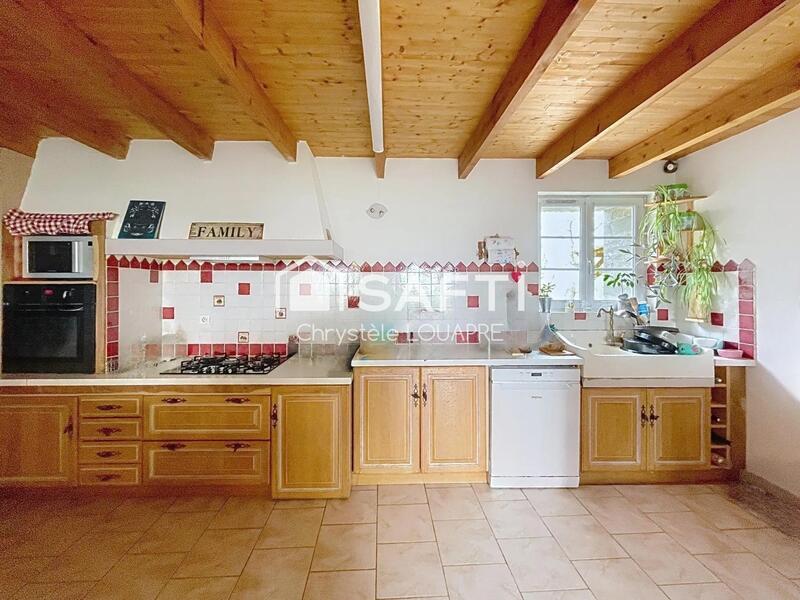 Maison - 244 m² - 7 pièces