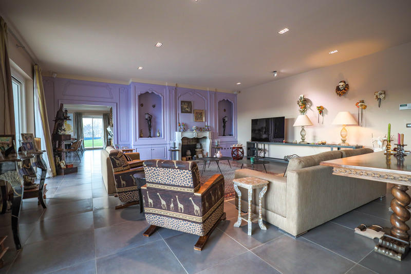 Maison - 680 m² - 19 pièces