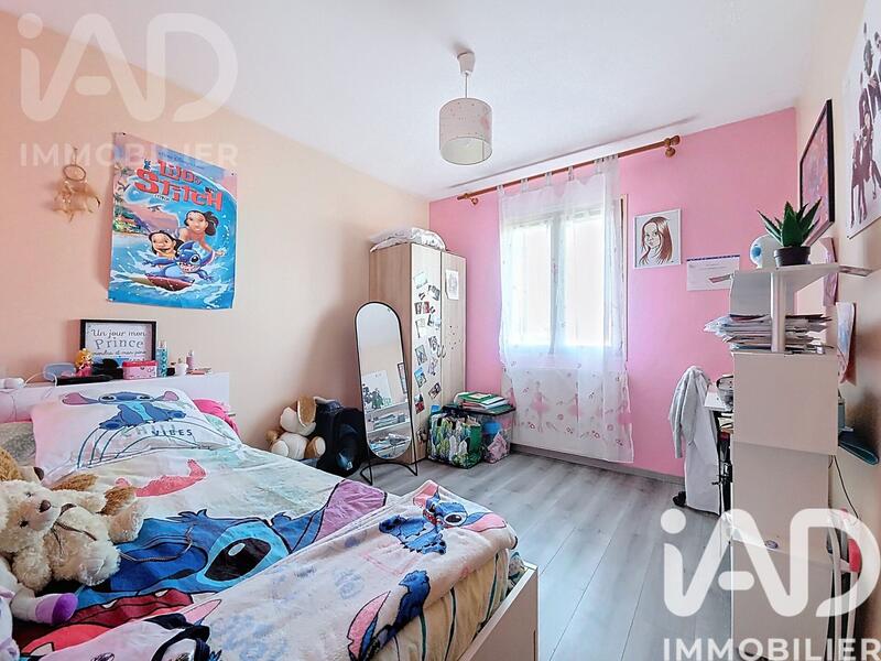 Maison - 189 m² - 9 pièces