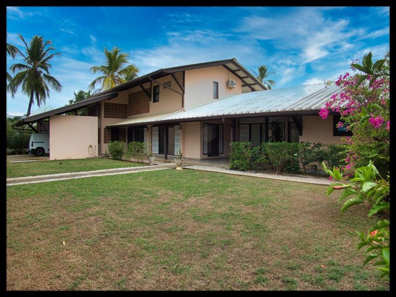 Villa - 205 m² - 8 pièces