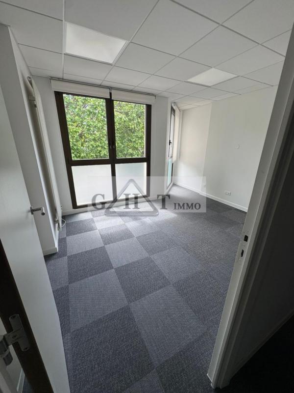 Bureau - 220 m²