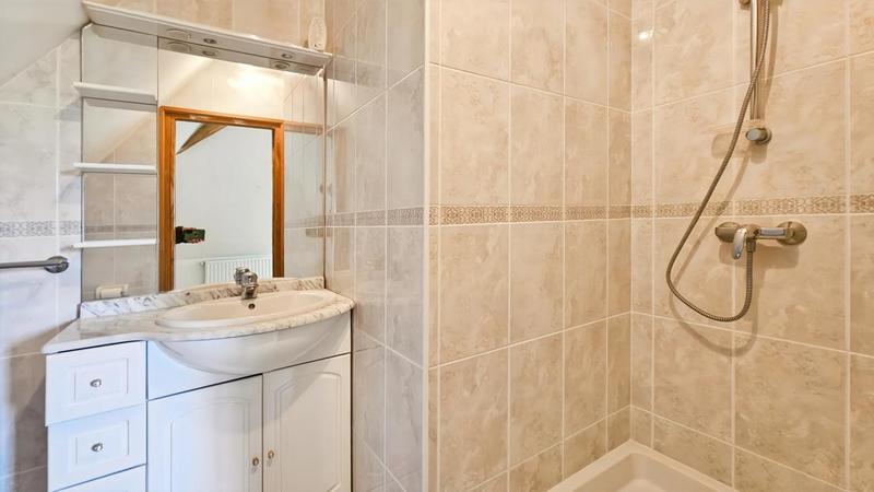 Maison - 168 m² - 8 pièces