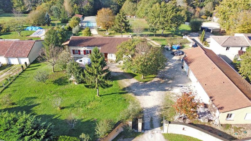 Maison - 348 m² - 10 pièces