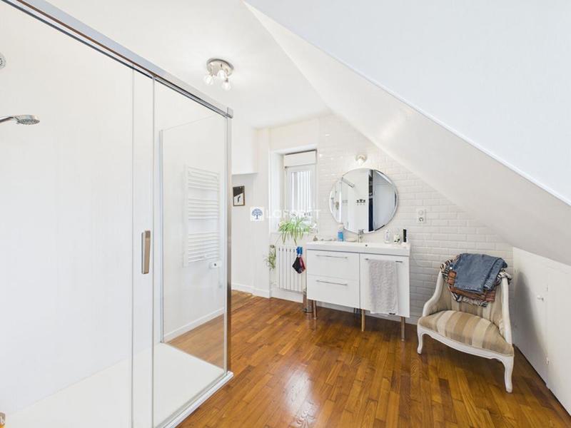 Maison - 184 m² - 7 pièces