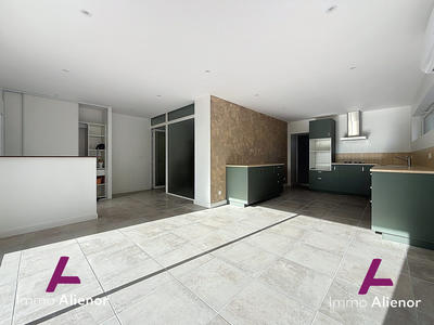 Maison traditionnelle - 164 m² - 6 pièces