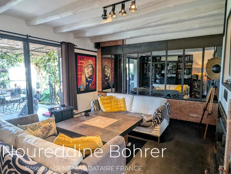 Maison - 262 m² - 7 pièces