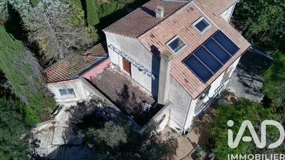 Maison - 220 m² - 5 pièces